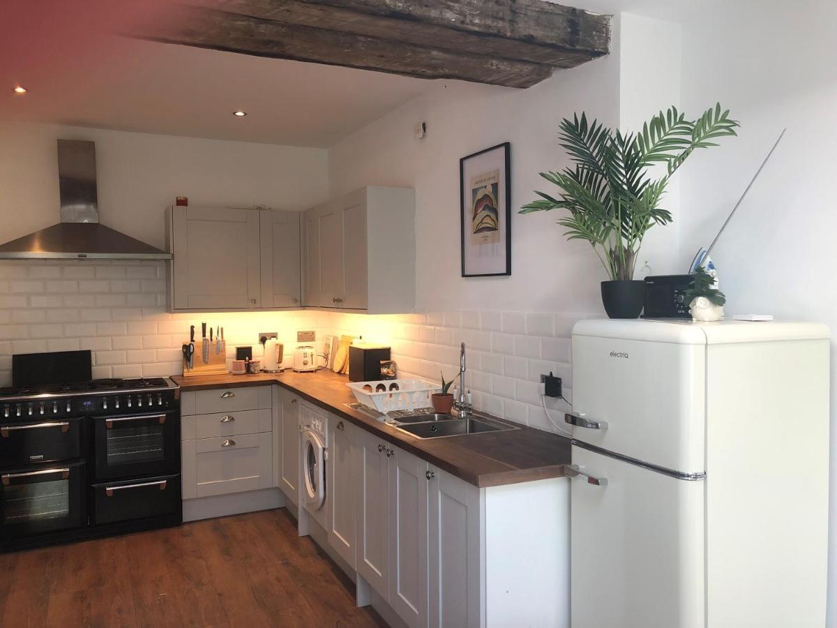 The Nest, Central Falmouth, 10 Mins To The Beaches And Off Street Parking Exterior photo